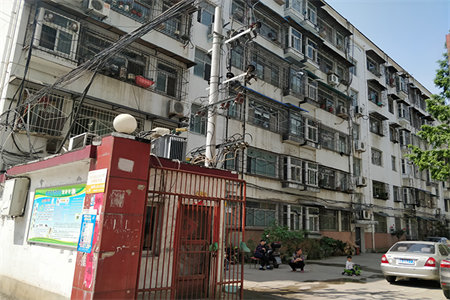 西苑小区3室2厅2卫125㎡附房11平方72万